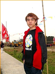 Cute Japanese guy gets naked on the beach