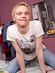 Blond gay boy Kenny self-fingering his tight ass