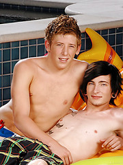 Cute US twinks fucking