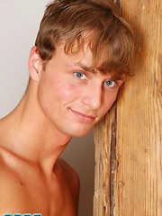 Studs have anal bareback sex in hotel room