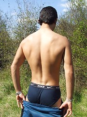 Sweet twink guy outdoor naked shows his great body