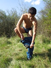 Sweet twink guy outdoor naked shows his great body