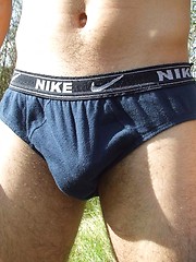 Sweet twink guy outdoor naked shows his great body
