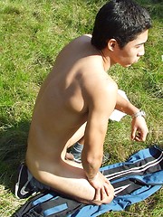 Sweet twink guy outdoor naked shows his great body
