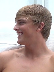 American stud Alex Waters jackoff fun with another American