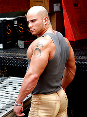 Amateur construction worker from the midwest Troy Hammer photos