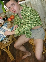 Hot twink amateur shoots on the kitchen