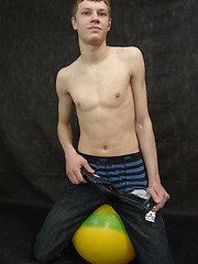 Basi - wanking naked smooth twink