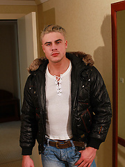 Rambler Canon, blonde bodybuilder