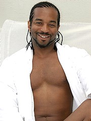 Ebony dude undress his clothes