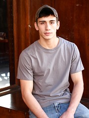 Leo Balcony