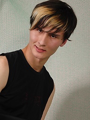 Amateur alternative teen boy solo pics