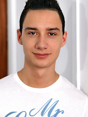 Cute face, nice lean body, long dick