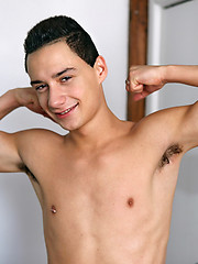 Cute face, nice lean body, long dick