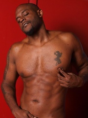 Ebony guy Diesel Washington shows his huge black cock