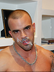 Damien Crosse loves sperm on his face