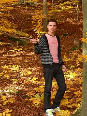 College freshman Dean leaves us hot n bothered