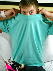 Str8 skateboard boy Josh in the bed