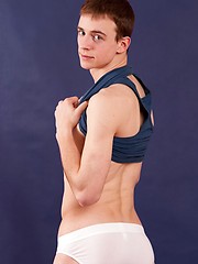 Straight guy Demas Tyrr shocking with his forms