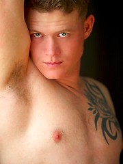 Hunky Uncut Irish Lad Aamon