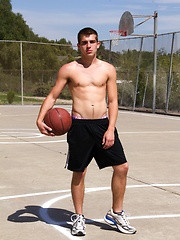 Blond bombshell Jessie Montgomery spots hot jock Austin Ried