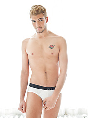 Bareback sensation chris crocker makes his lucas entertainment debut