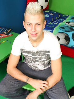 gay model Deacon Hunter