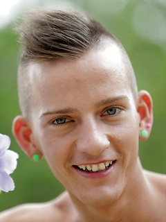 gay model David Hanson